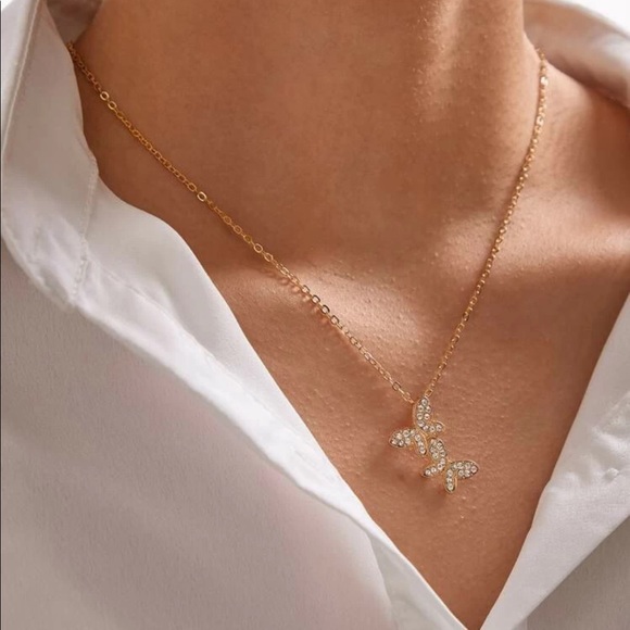 mam262 Jewelry - Gold Butterfly Necklace 🦋